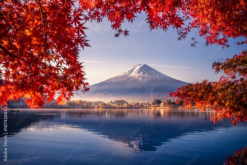 Jalousie-Rollo - Colorful Autumn Season and Mountain Fuji with morning fog and red leaves at lake Kawaguchiko is one of the best places in Japan (von Travel mania)