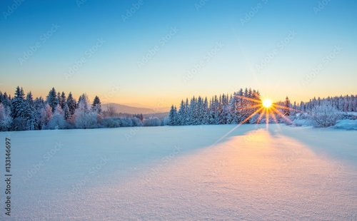 Jalousie-Rollo - Majestic sunrise in the winter mountains landscape. (von Jag_cz)